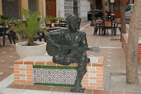 Almer A Inaugura Estatua De John Lennon Newspaper Taxis