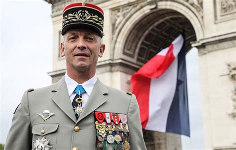 Le chef d état major des Armées français quitte ses fonctions الشروق