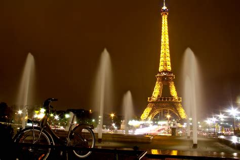 Wallpaper Paris Perancis Air Mancur Sepeda Malam Lampu