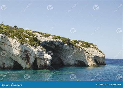 As Cavernas Azuis Famosas Na Ilha De Zakynthos Imagem De Stock Imagem