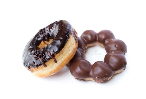 Donuts De Chocolate Dulce Aislados En Fondo Blanco Imagen De Archivo