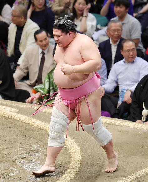 ベテラン御嶽海、宝富士、宇良が4連勝 かど番の霧島は3敗目 琴桜と大の里が3勝目 大相撲写真ニュース 日刊スポーツ