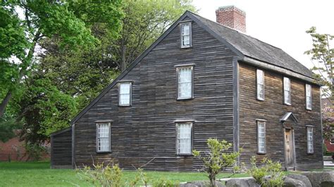 The Saltbox Colonial How A Charming Traditional New England Home Style