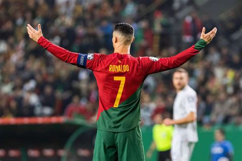 Cristiano Ronaldo Convocado Para O Sexto Euro Mas Não Será O Mais Velho Da Equipa Portuguesa