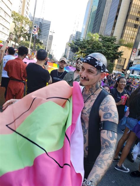 O Micro Bloco Dxs Freaks Na Parada Do Orgulho Lgbtqi De S O