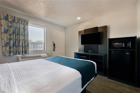 Motel 6 Anaheim, CA - Fullerton East Hotel Anaheim - Reviews, Photos & Offer