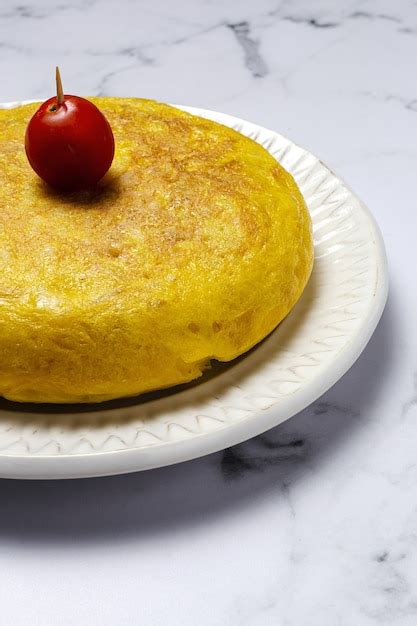 Omelette Espagnole Maison Avec Pommes De Terre Et œufs Cuisine