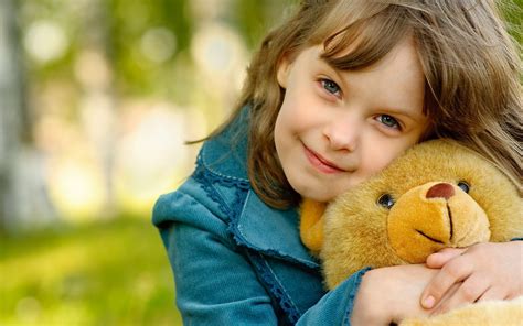 Girl With Teddy Bear Wallpapers And Images Wallpapers Pictures Photos