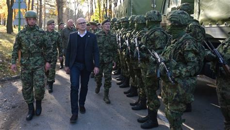 Vanredno Ministar Odbrane Se Obra A Naciji Posle Obaranja Drona