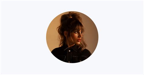 Ella Lee On Apple Music