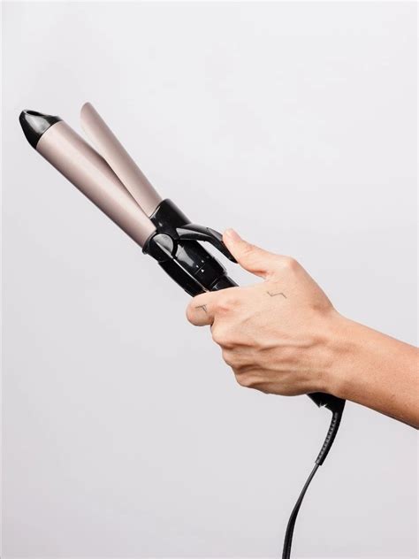 TSA Rules Can You Bring A Curling Iron On A Plane 2023