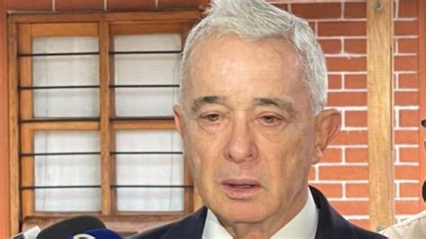 Video Jueza le pide silencio a Álvaro Uribe tras interrumpir