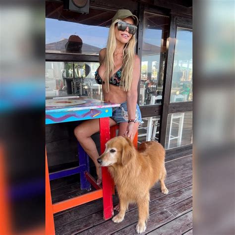 Diosa a los 70 Explosión por las fotos de Graciela Alfano en bikini