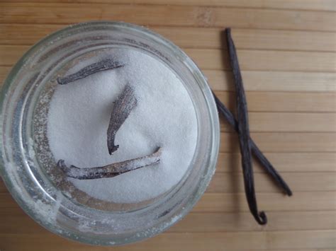 How to make your own Vanilla sugar Comment faire du sucre vanillé