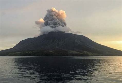 Indonesias Ruang Volcano Erupts Again Alert Status At Highest Astro