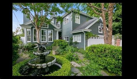 Take A Look At Kirsten Dunst S Toluca Lake Property That She Just