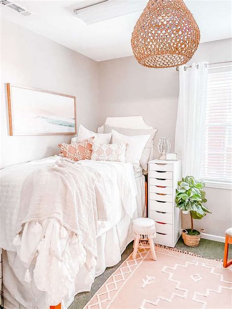 30 Minimalist Dorm Room Ideas For A Stylish Space