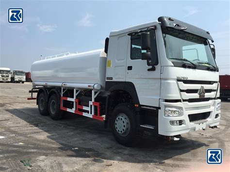 DFAC Dongfeng HOWO 4X2 6X4 20cbm Road Sprinkler Trucks Road Cleaning