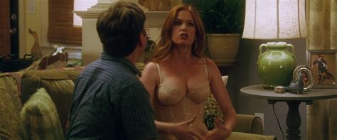 Isla Fisher Nuda ~30 Anni In Keeping Up With The Joneses