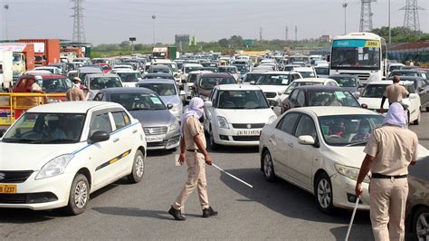 Delhi Gurgaon border open, no travel pass needed from today