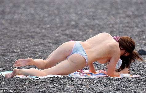 Jess Impiazzi Parades Her Busty Bikini Body Daily Mail Online