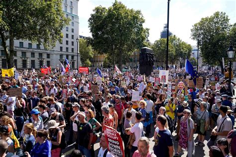 Brexit Des Milliers De Britanniques Manifestent Contre Le Coup D