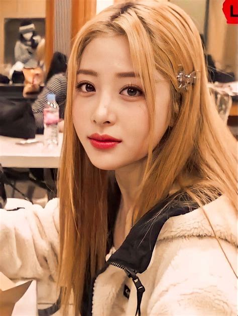 Huh Yunjin New Hair Blonde Hair Hair Color