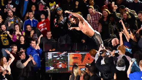 8 Ups And 5 Downs From Last Nights Wwe Raw Nov 21 Page 12