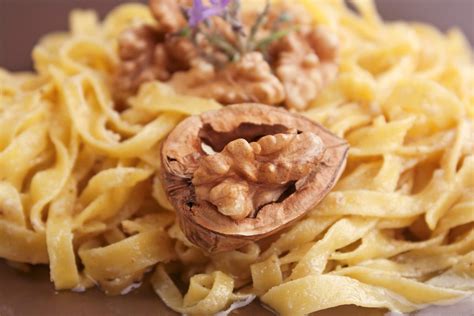 Tagliatelle In Salsa Di Noci La Ricetta Della Pasta Veloce E Gustosa