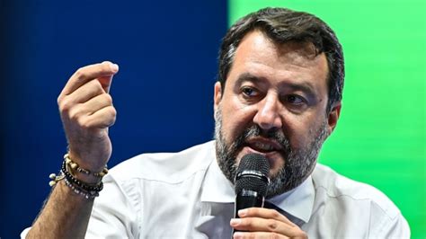 Matteo Salvini Senza Mascherina Ad Un Comizio Arriva La Multa