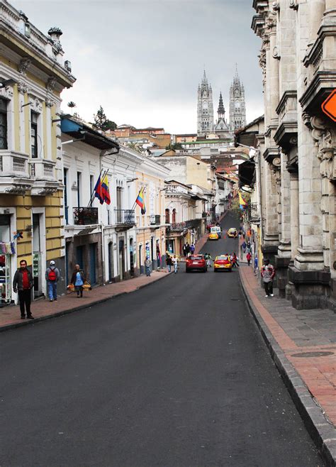 Calle Venezuela En El Centro Hist Rico Quito Informa