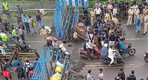 Bjp Vs Tmc Nabanna Abhiyan Clash Between Bjp Workers Police In Parts