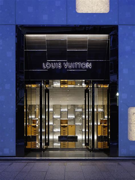 Louis Vuitton Ginza Cafeteria Iucn Water