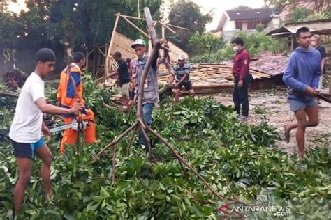 Kamis Bmkg Peringatkan Potensi Angin Kencang Hingga Hujan Lebat