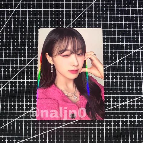 SOLD WTS GISELLE AESPA SEASON GREETING 2022 SELFIE CARD PHOTOCARD