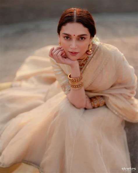 Traditional Nosering To Alta Aditi Rao Hydari S Bridal Look Breakdown