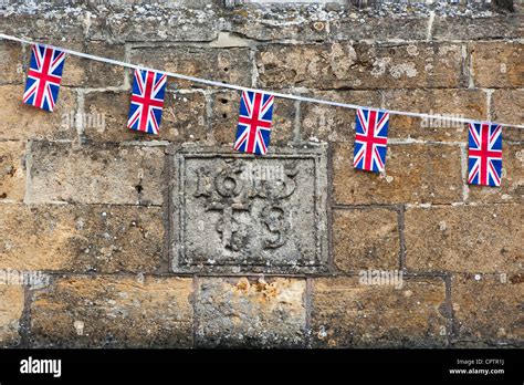 England flag 1600s hi-res stock photography and images - Alamy