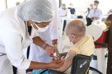 Segue Vacina O De Terceira Dose Em Idosos Anos Ou Mais