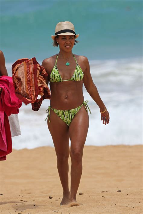 Jada Pinkett Smith In Bikini On The Beach In Hawaii Hawtcelebs