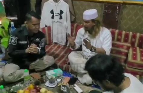 Viral Anggota Polda Jabar Sowan Ke Kediaman Habib Bahar Smith Ini