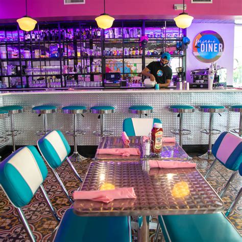 Vibrant Retro Diner In South Beach Miami In Miami Rent This Pop Up