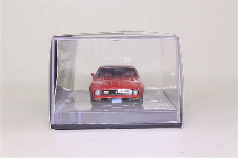 Minichamps Ford Mustang Mach James Bond Diamonds