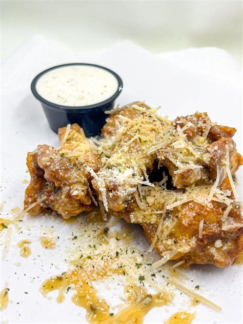 Smackin Garlic Parm Wings W Fries Smackin Wings