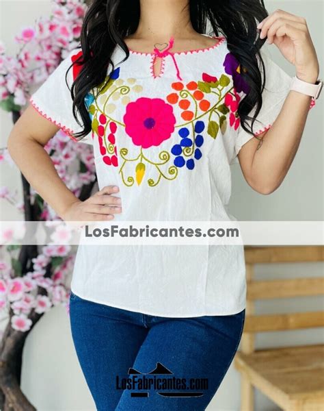 rj00788 Blusa Color Blanco de manta bordado diseño de flores varios