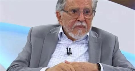 Carlos Alberto de Nóbrega diz o que pensa sobre humorista que foi