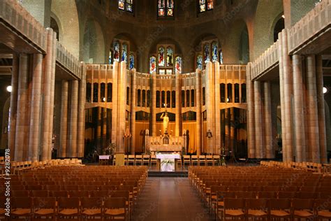 Church interior: Basilica of the Sacred Heart in Brussels Stock Photo ...