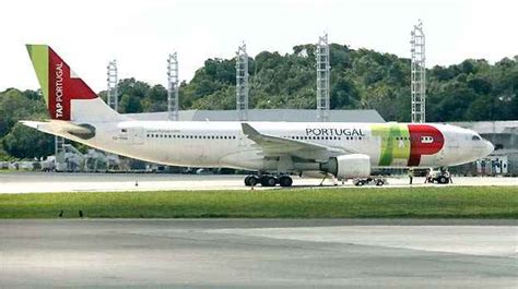 Aeronave Da Tap Faz Pouso De Emerg Ncia Em Salvador