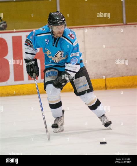 Milton Keynes Lightning ice hockey player Stock Photo - Alamy