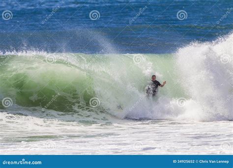 Surfing Surfer Crashing Wave Editorial Photography - Image of surfer ...