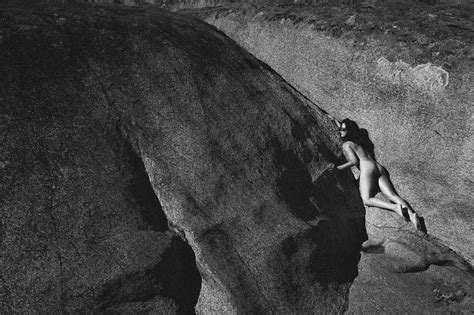 Art Nude Photography Outdoors Amongst Cliffs Rocks Velvet Thyme